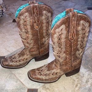 Corral vintage indie spirit metallic cognac stitched boots size 8
